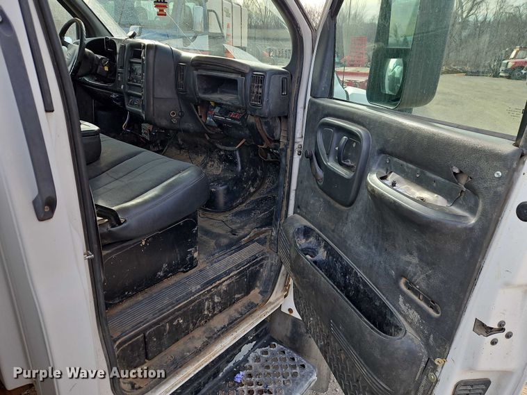 image for item EO4942 2006 Chevrolet C4500 utility / service truck