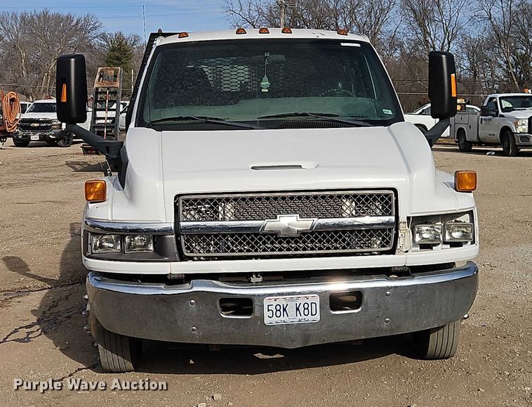 image for item EO4943 2008 Chevrolet C4500 flatbed truck