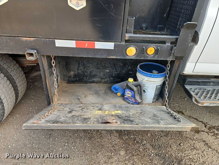 image for item EO4943 2008 Chevrolet C4500 flatbed truck