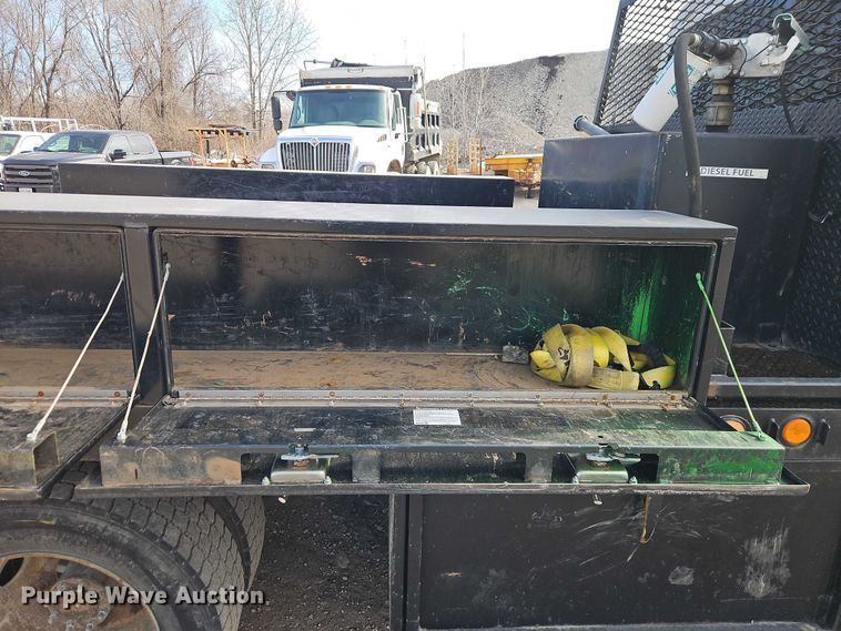 image for item EO4943 2008 Chevrolet C4500 flatbed truck