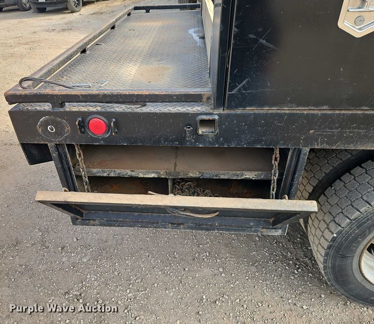 image for item EO4943 2008 Chevrolet C4500 flatbed truck