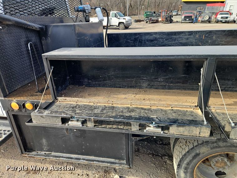 image for item EO4943 2008 Chevrolet C4500 flatbed truck