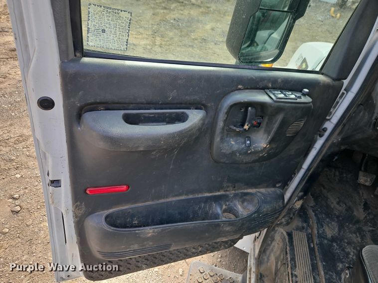 image for item EO4943 2008 Chevrolet C4500 flatbed truck