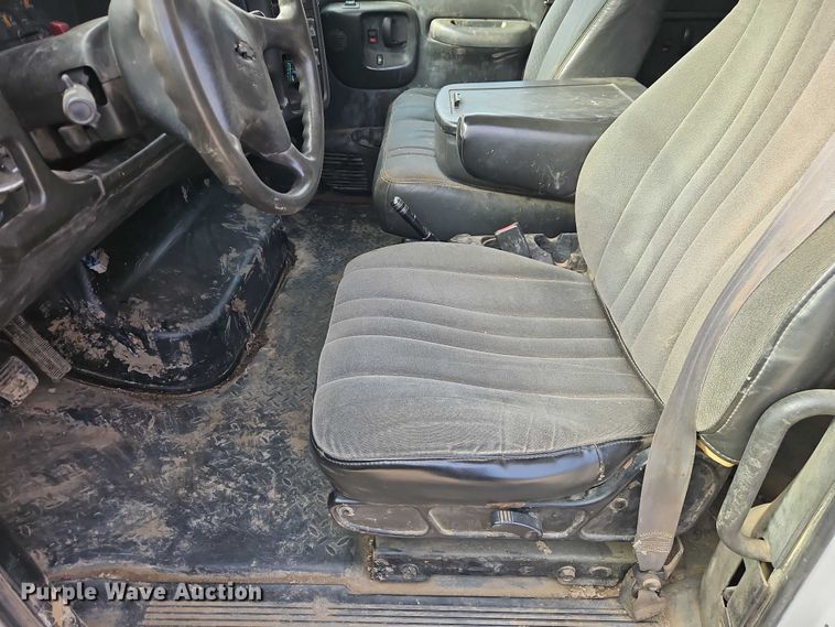 image for item EO4943 2008 Chevrolet C4500 flatbed truck