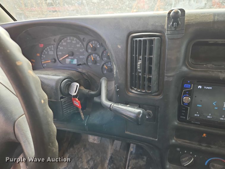 image for item EO4943 2008 Chevrolet C4500 flatbed truck