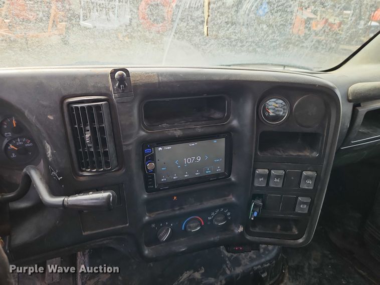 image for item EO4943 2008 Chevrolet C4500 flatbed truck