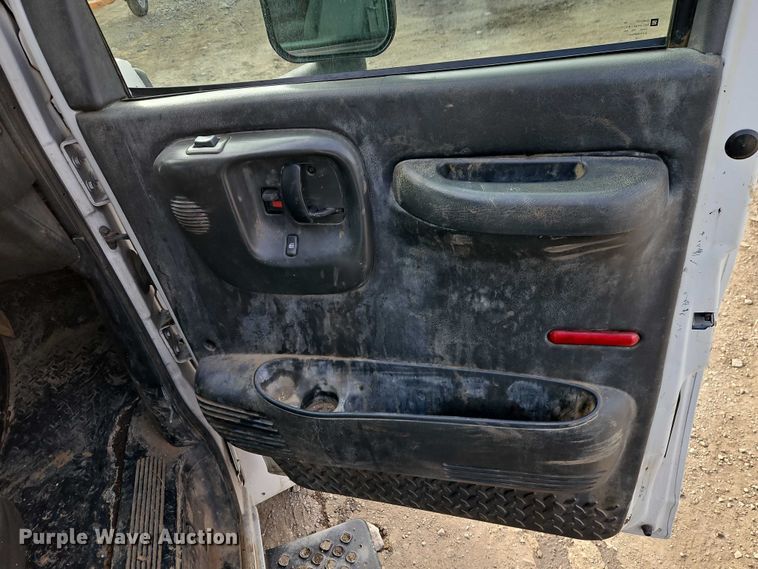 image for item EO4943 2008 Chevrolet C4500 flatbed truck