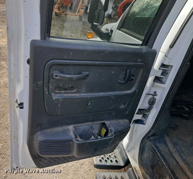 image for item EO4943 2008 Chevrolet C4500 flatbed truck