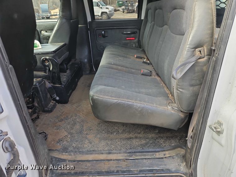 image for item EO4943 2008 Chevrolet C4500 flatbed truck