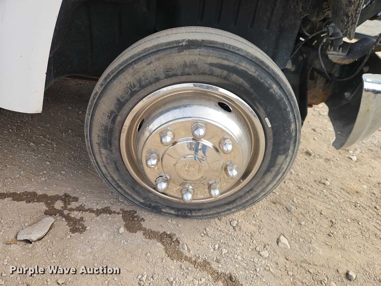 image for item EO4943 2008 Chevrolet C4500 flatbed truck