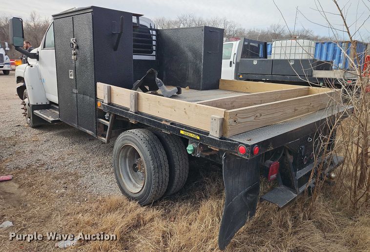 image for item EO4944 2009 GMC C5500 flatbed truck