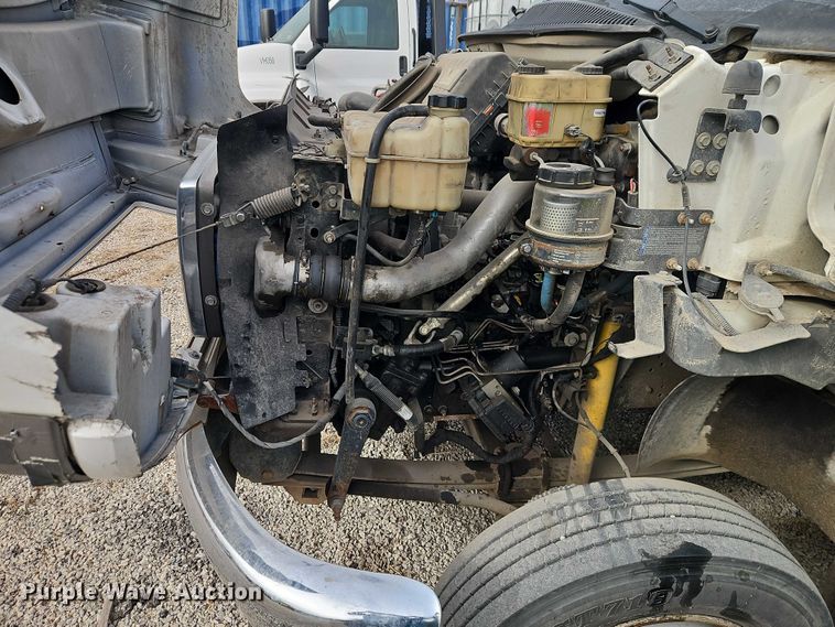 image for item EO4944 2009 GMC C5500 flatbed truck