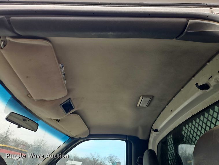 image for item EO4945 2009 GMC C5500 flatbed truck