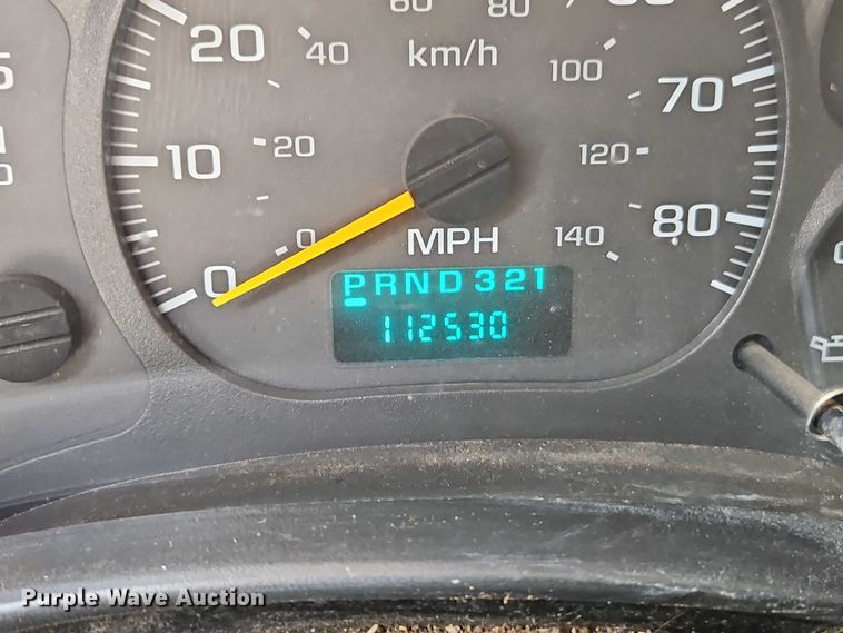 image for item EO4945 2009 GMC C5500 flatbed truck