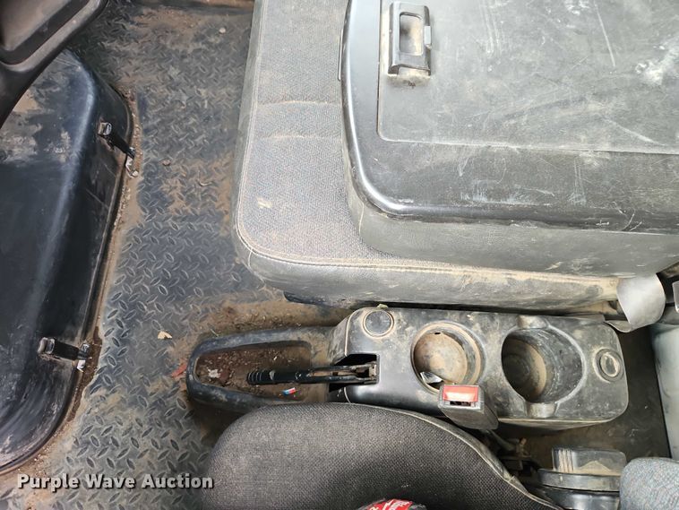 image for item EO4945 2009 GMC C5500 flatbed truck