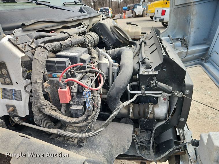 image for item EO4945 2009 GMC C5500 flatbed truck