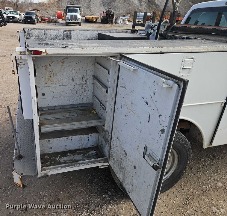 image for item EO4946 2013 Ford F250 utility bed pickup truck