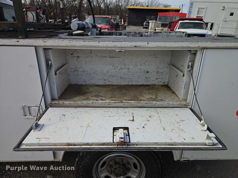 image for item EO4946 2013 Ford F250 utility bed pickup truck