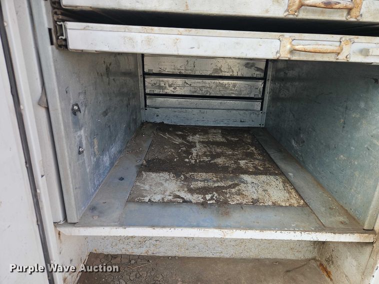 image for item EO4946 2013 Ford F250 utility bed pickup truck