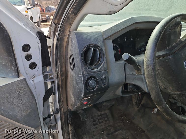 image for item EO4946 2013 Ford F250 utility bed pickup truck