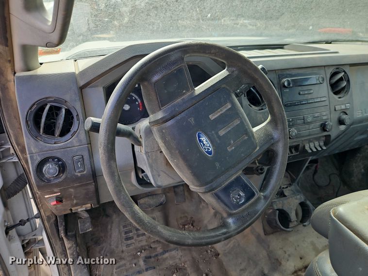 image for item EO4946 2013 Ford F250 utility bed pickup truck