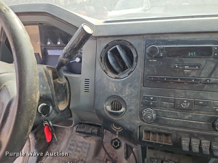 image for item EO4946 2013 Ford F250 utility bed pickup truck