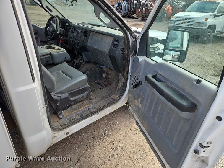 image for item EO4946 2013 Ford F250 utility bed pickup truck