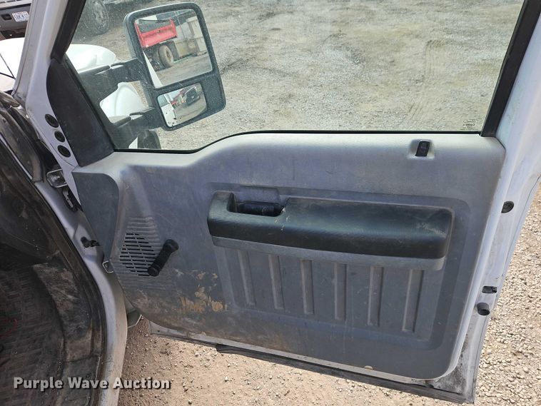 image for item EO4946 2013 Ford F250 utility bed pickup truck