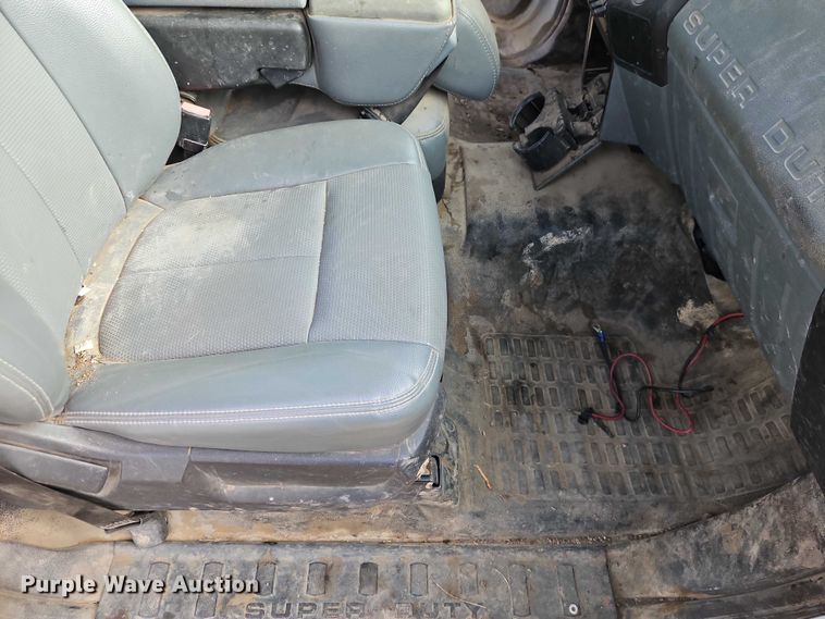 image for item EO4946 2013 Ford F250 utility bed pickup truck