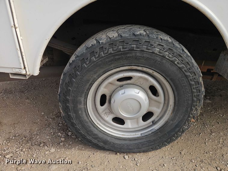 image for item EO4946 2013 Ford F250 utility bed pickup truck