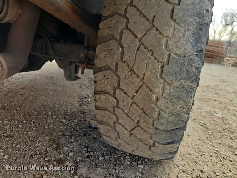 image for item EO4946 2013 Ford F250 utility bed pickup truck