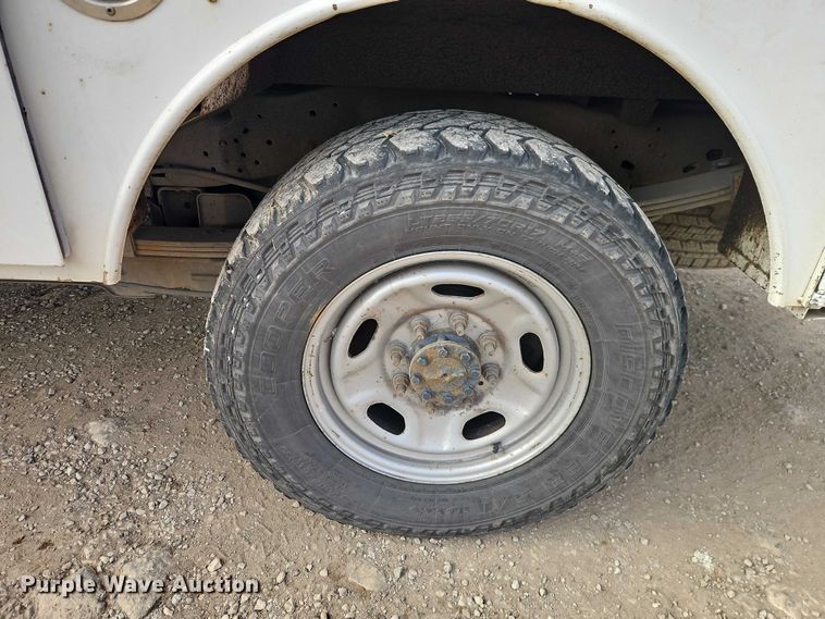 image for item EO4946 2013 Ford F250 utility bed pickup truck