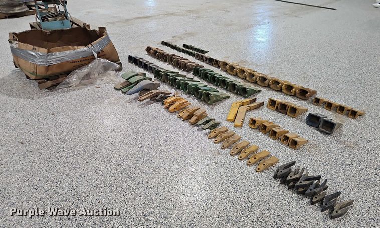 image for item EO4955 Bucket teeth