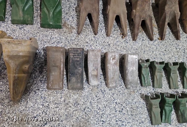 image for item EO4955 Bucket teeth