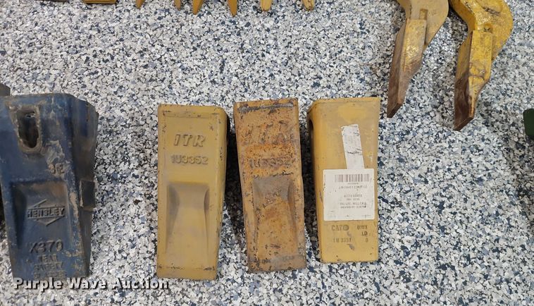 image for item EO4955 Bucket teeth