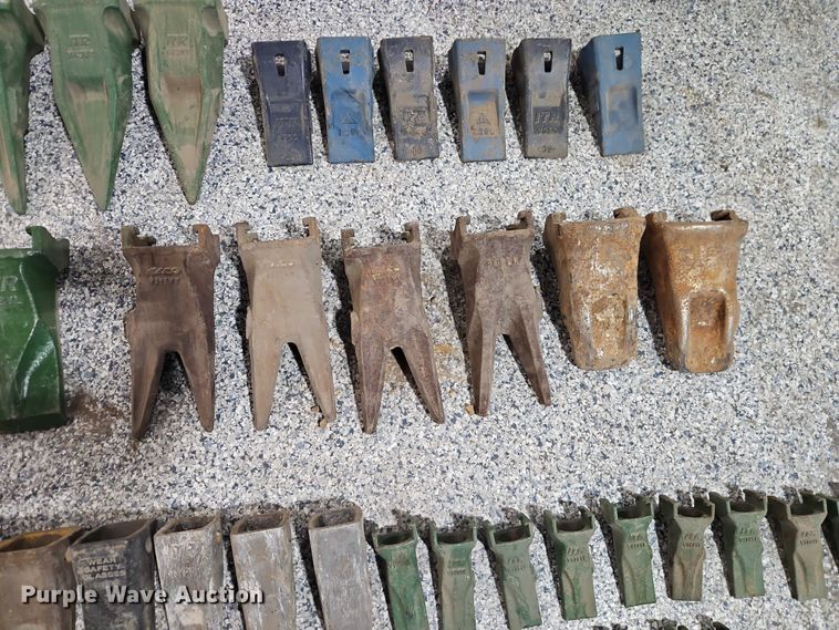 image for item EO4955 Bucket teeth