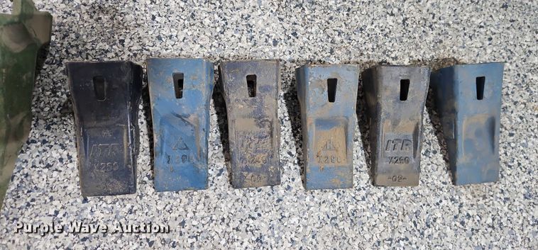 image for item EO4955 Bucket teeth