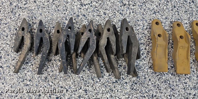 image for item EO4955 Bucket teeth
