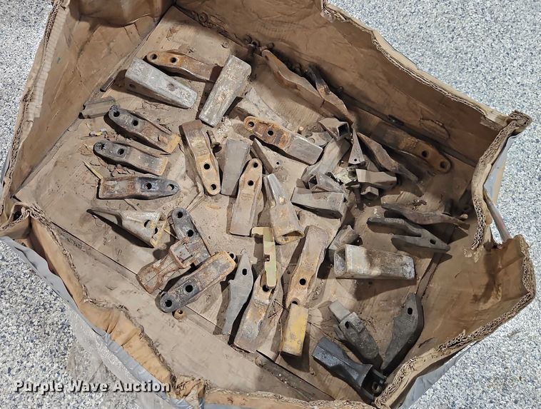 image for item EO4955 Bucket teeth