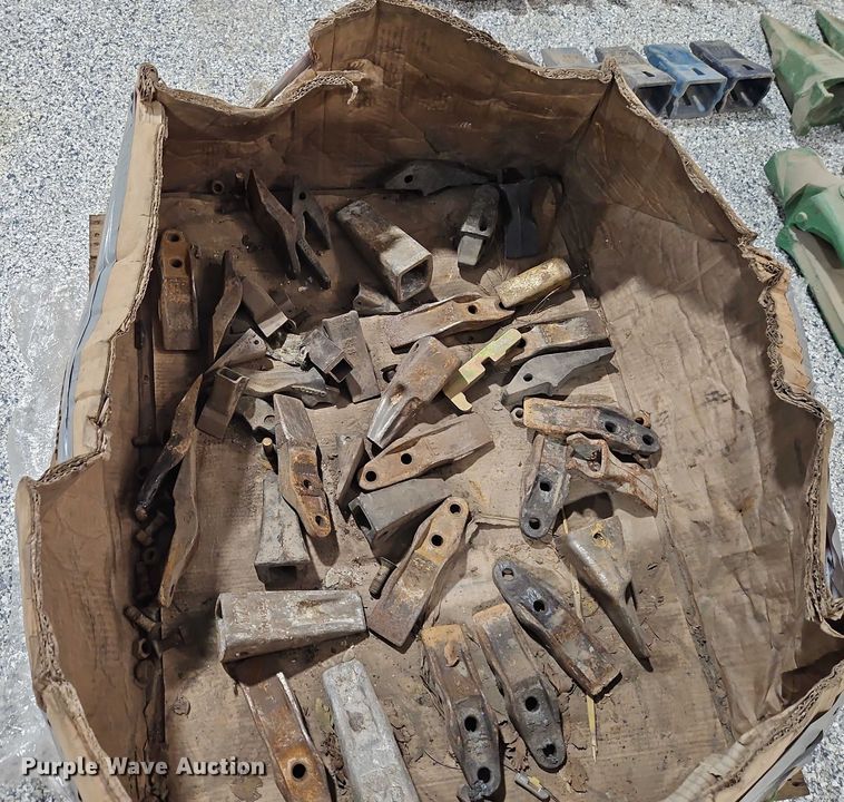 image for item EO4955 Bucket teeth