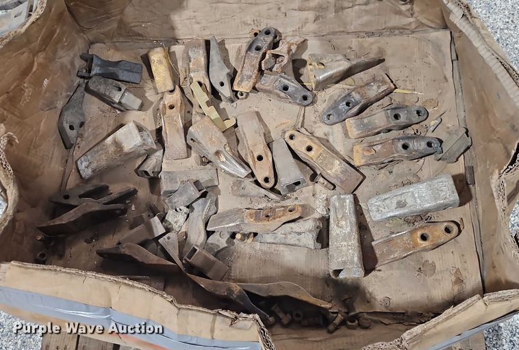 image for item EO4955 Bucket teeth