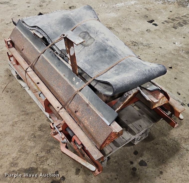 image for item EO4964 HTC 1800 tailgate conveyor