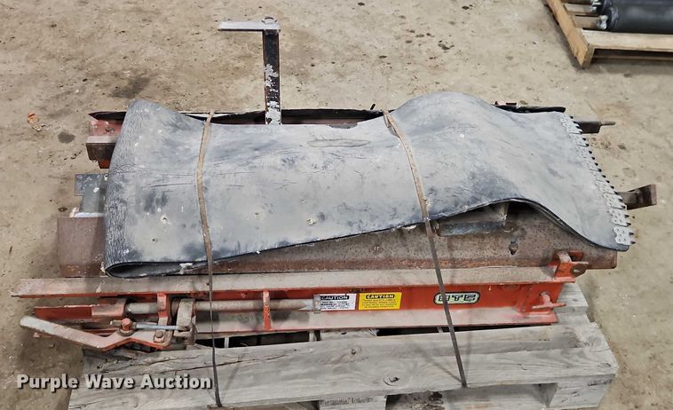 image for item EO4964 HTC 1800 tailgate conveyor