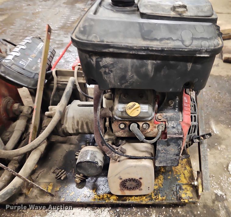 image for item EO4964 HTC 1800 tailgate conveyor