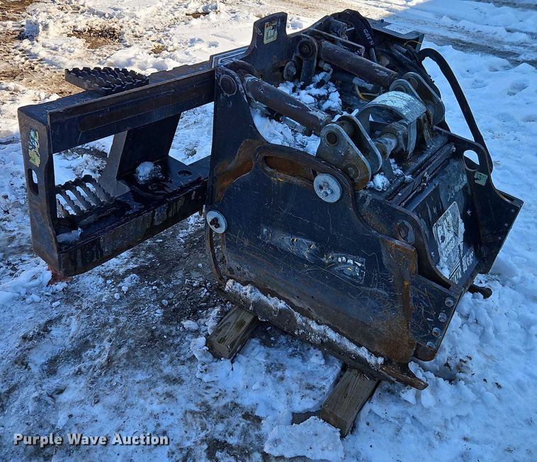 image for item EO4965 Caterpillar PC305B skid steer cold planer