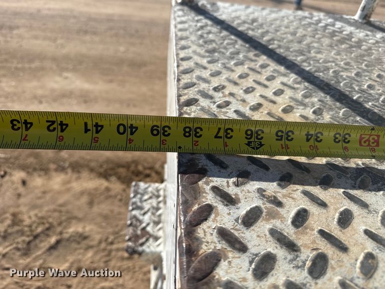 image for item EP2837 1998 International 4900 digger derrick truck