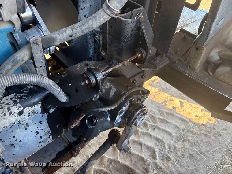 image for item EP2837 1998 International 4900 digger derrick truck