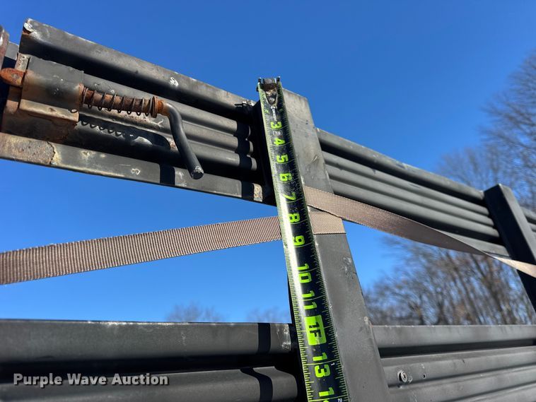 image for item ER0397 2005 Ford F450 Super Duty XL Crew Cab flatbed pickup truck