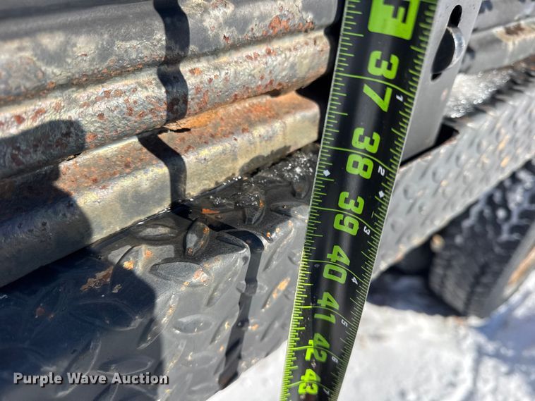 image for item ER0397 2005 Ford F450 Super Duty XL Crew Cab flatbed pickup truck