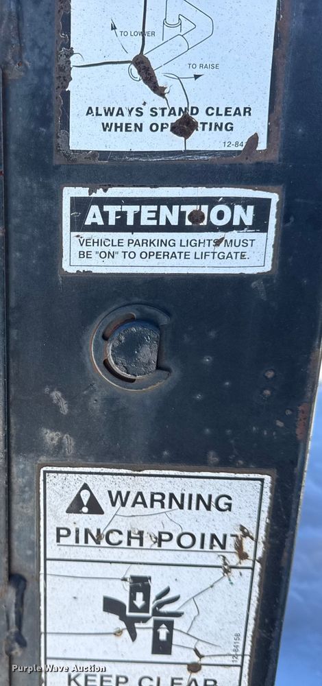 image for item ER0397 2005 Ford F450 Super Duty XL Crew Cab flatbed pickup truck